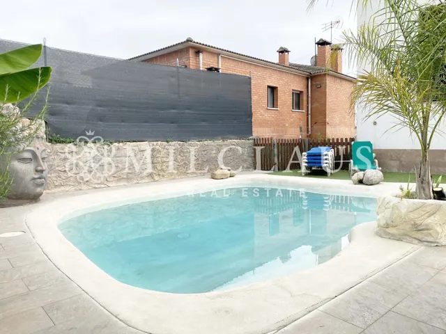 Casa o chalet independiente en venta en Calle d'Enric Morera — 23