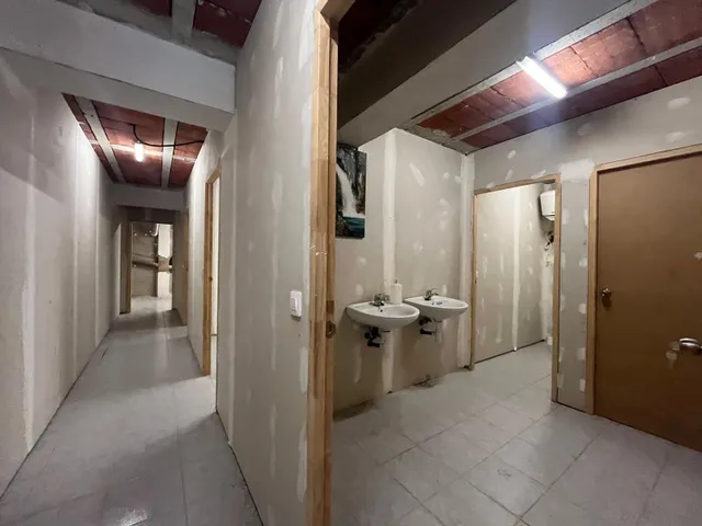 Oportunidad Local de 132m2 en Set Camins por 108.000€. — 8