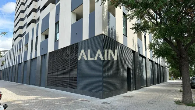 Local comercial de 800 m2 con 70 metros de fachada en esquin - foto 2