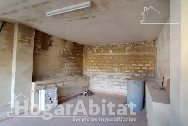 ¡OPORTUNIDAD INCREÍBLE! TERRENO URBANO AMPLIO Y CON COCHERA — 16