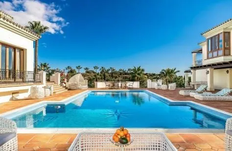 GRAN URBANIZACIÓN EN EL PARAÍSO ALTO CON VISTAS AL MAR — 24