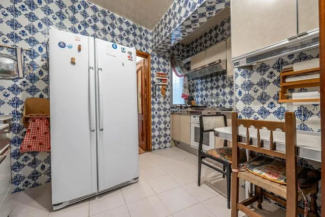 Pisazo en venta en calle Obispo Hurtado — 33