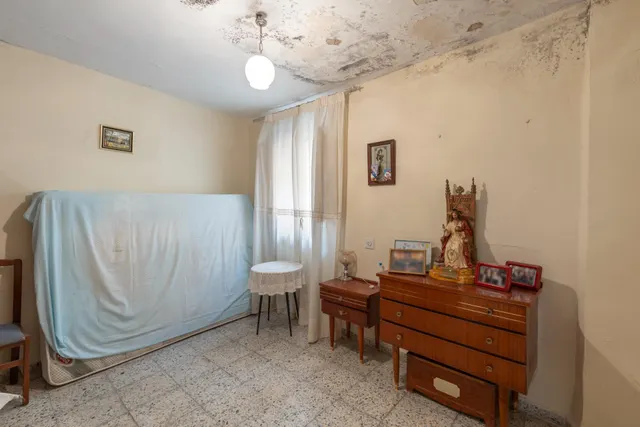 BONITA CASA PARA REFORMAR — 12