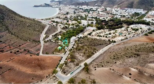 Oportunidad única para promotores: solar para 15 viviendas a 500 metros de la playa de San José — 18