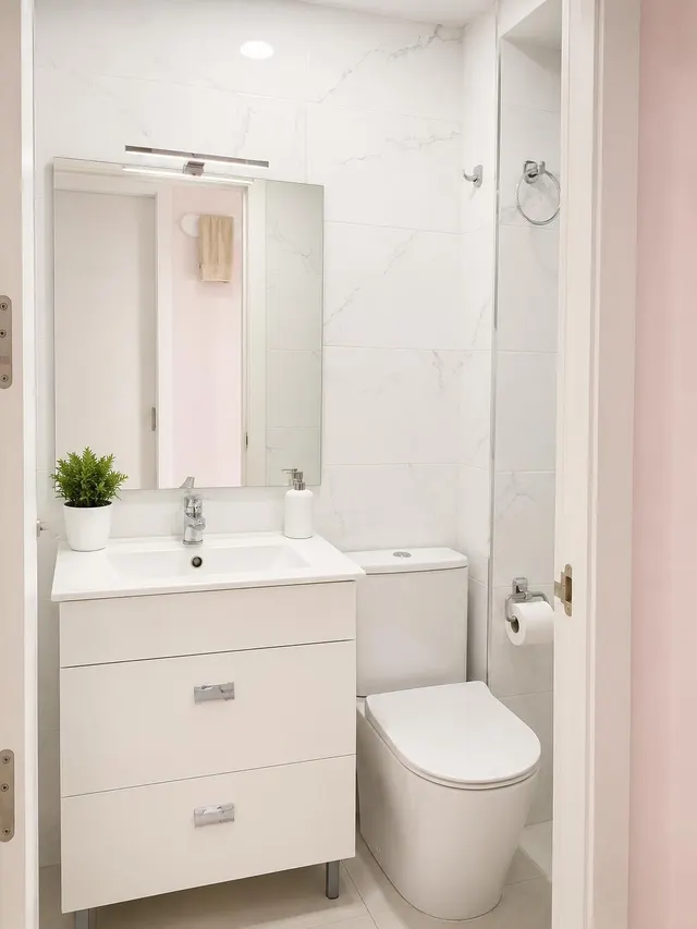 Dos apartamentos nuevos con entradas independientes – Amueblados, equipados y listos para vivir o alquilar — 17