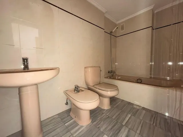 VENTA: Amplio Piso Bembibre Centro — 10