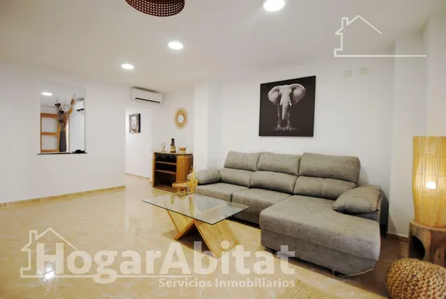 EDIFICIO SEMINUEVO Y REFORMADO CON LOCAL COMERCIAL, 3 TRASTE - foto 3