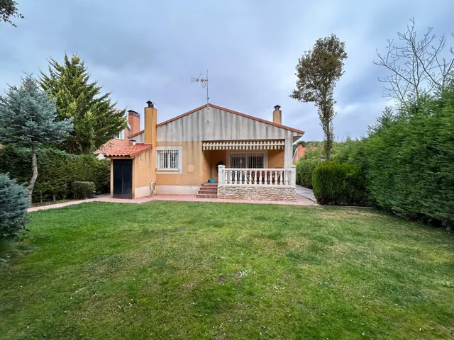CHALET INDEPENDIENTE EN UNA PLANTA — 2