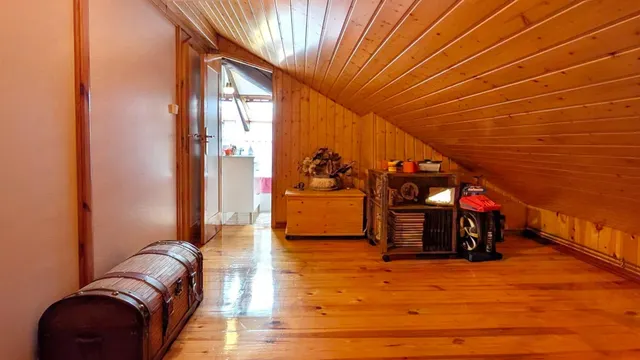 VIVIENDA Y NEGOCIO EN PIELAGOS — 24