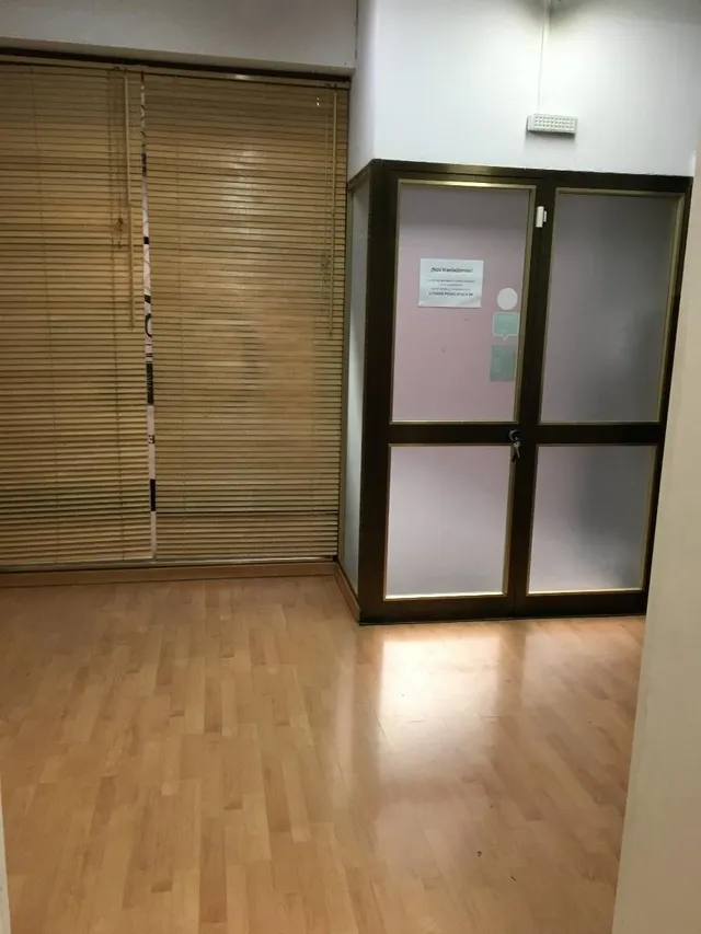 SE ALQUILA LOCAL COMERCIAL EN GRAN PLAZA — 27