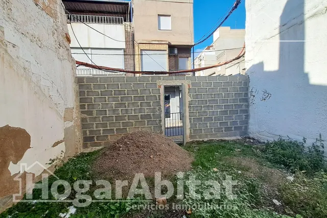 ¡OPORTUNIDAD INCREÍBLE! TERRENO URBANO AMPLIO Y CON COCHERA — 3