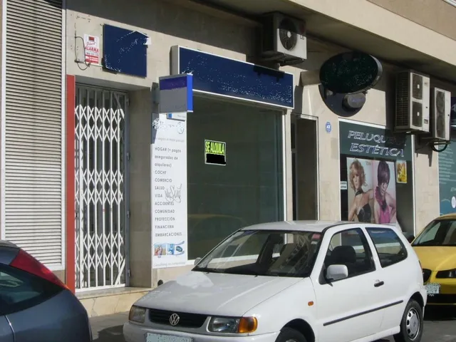 LOCAL COMERCIAL A POCOS METROS MERCADONA CENTRO — 11