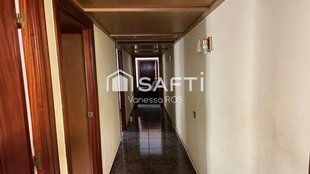 Descubre este acogedor piso  y su excelente comunicación con Barcelona. — 11