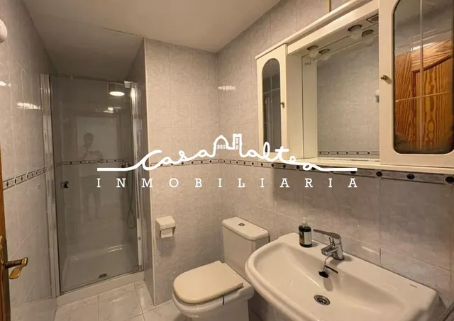 Apartamento de 2 dormitorios con terraza y piscina en el centro de El Albir — 7