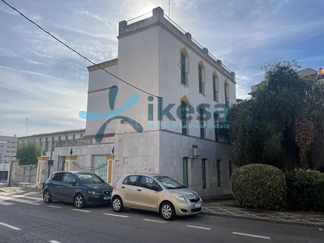 Venta de Edificio en San Juan de Aznalfarache (Venta Flash - Proceso de puja) — 2