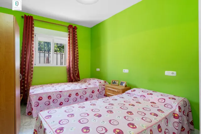 CHALET CON PISCINA EN CORTIJO PRETEL (ALBOLOTE) — 20