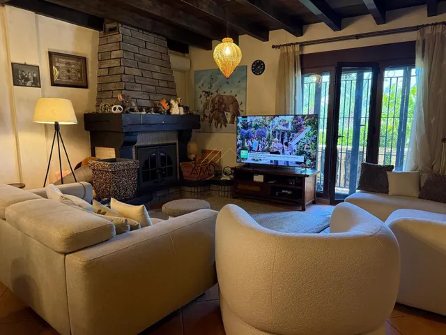 ESPECTACULAR CHALET INDEPENDIENTE CON 10.000 M2 DE PARCELA, PISCINA Y CASA DE INVITADOS — 32
