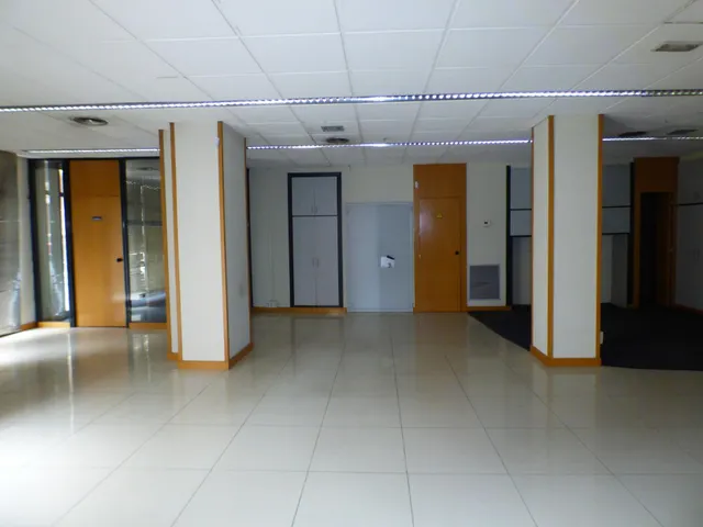 Local comercial esquinero en la zona de Poble Nou — 4