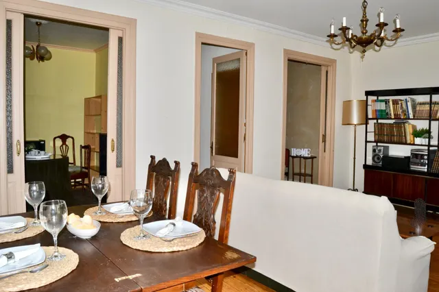 AMPLIA VIVIENDA EN EL CORAZON DE PAMPLONA — 3