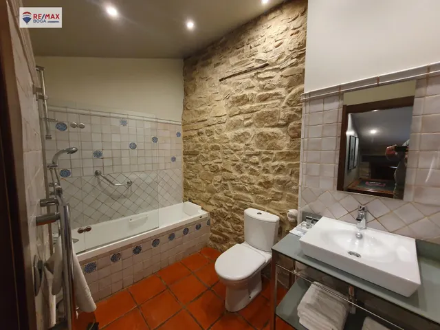OPORTUNIDAD DE HOTEL EN UN ENTORNO DE ENSUEÑO — 41
