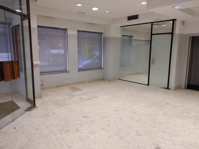 Local Comercial en alquiler — 16