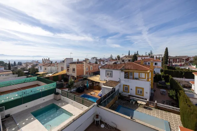 ✨ ¡Tu nuevo hogar con piscina a solo 15 minutos de Granada! — 2