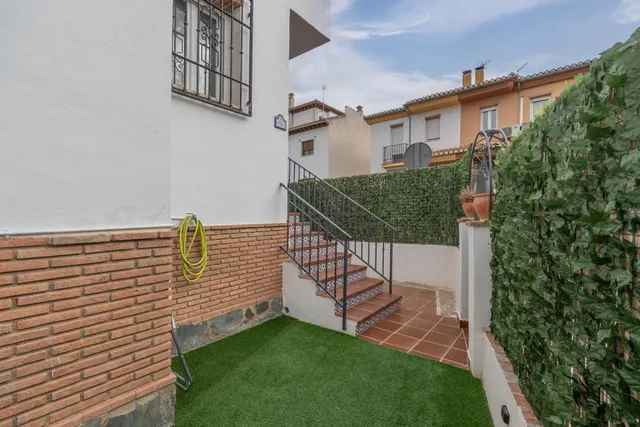 Encantadora Casa Reformada en Ogijares con Vistas y Espacios para Disfrutar — 43