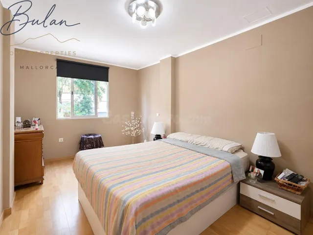 Amplio piso de cuatro habitaciones con balcón en Plaza Madri - foto 2