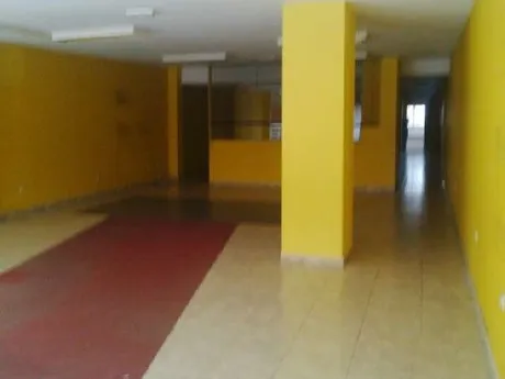 BAJO COMERCIAL EN ENSACHE JUNTO A LA PLAZA ROJA — 3