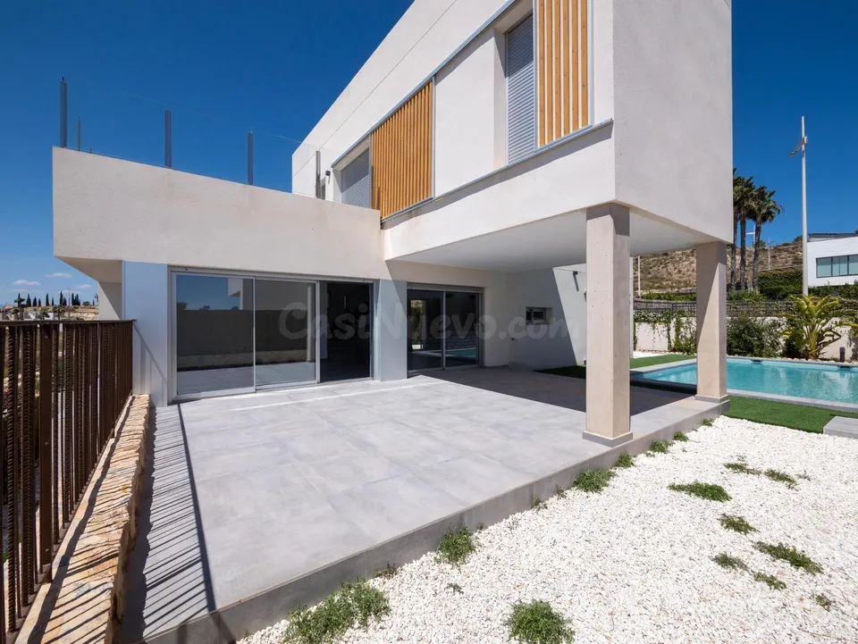 Villa de diseño moderno con vistas al golf