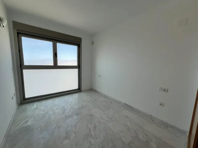 Se vende apartamento con vistas magnificas al mar nuevo a estrenar en Benidorm — 10