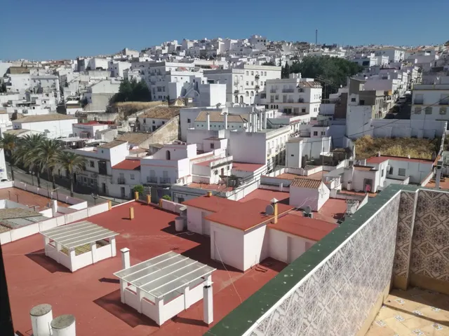CASA GRANDE EN EL CENTRO DE ARCOS. — 25