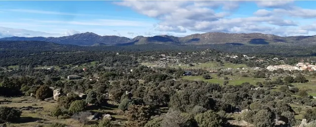Oportunidad única: Finca rústica de 35.000 m2 en Fresnedilla - foto 4