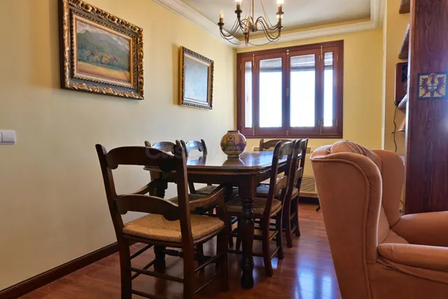 Piso en venta de Renta Libre de tres dormitorios, zona Santa - foto 4