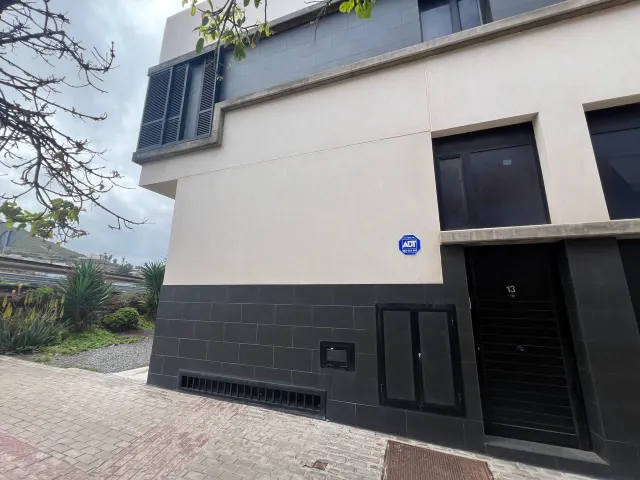 Casa familiar de tres plantas en Costa Ayala – Las Palmas de Gran Canaria — 3