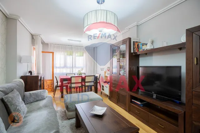 EN VENTA PISO CALLE VILLABAÑEZ - foto 2