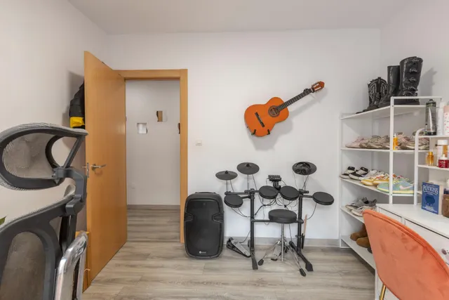 Piso con terraza de 31 m2 y cochera en el centro de hijar — 17