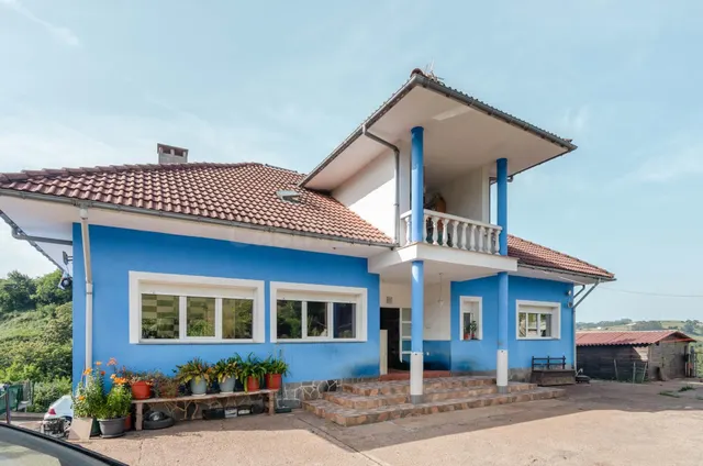 Espectacular chalet independiente en Llanera con 9.857m2 de 