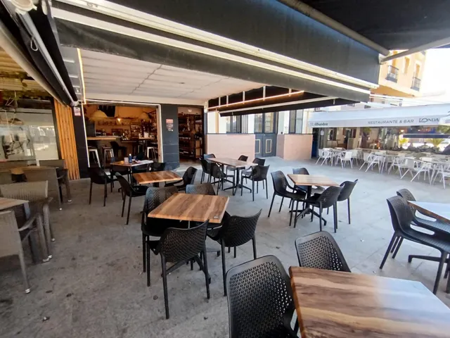 SE TRASPASA BAR FUNCIONANDO EN PLAZA CONSTITUCION — 5