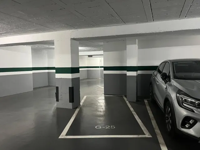 Plaza de parking en venta en calle Sardenya, Barcelona: 7,09