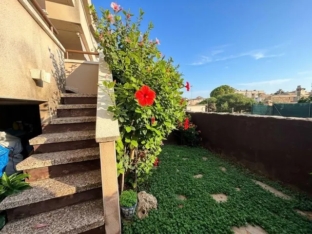 3 dormitorios, jardín, parking, piscina comunitaria. — 11