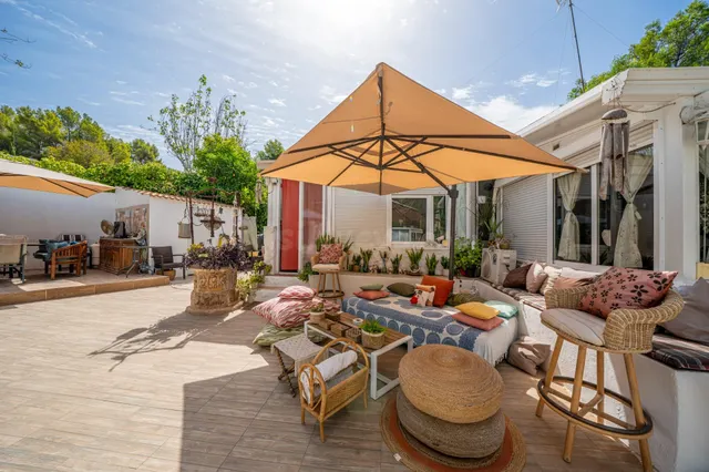 Casa con piscina y gran privacidad en parcela de 1.000 m2 — 5