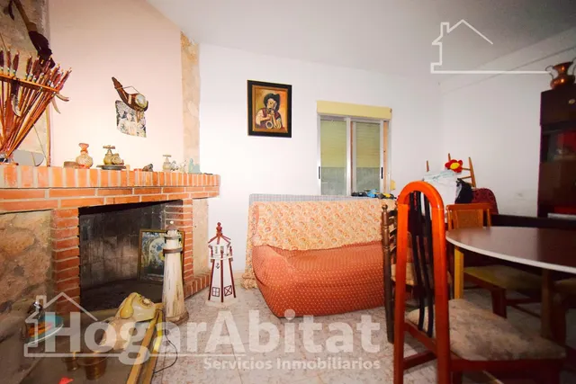 OPORTUNIDAD DE PROPIEDAD RUSTICA CON TERRENO Y PISCINA - foto 2