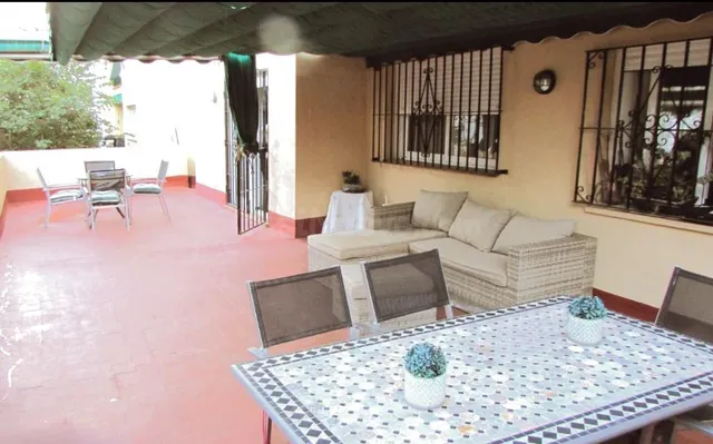 Vivienda Reformada de 3 Dormitorios con Amplia Terraza en el