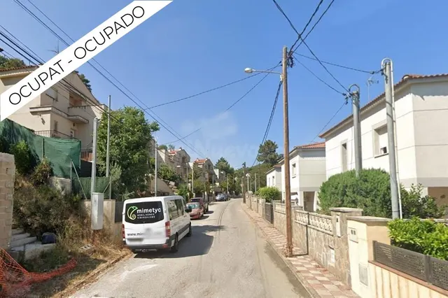 CASA OCUPADA, 3 PLANTAS, GARAJE, PARCELA 383 M2, CARRER ARBO