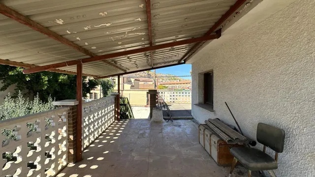 ¡Una casa con jardín, terraza y un sinfín de posibilidades en el corazón de Borja! — 42
