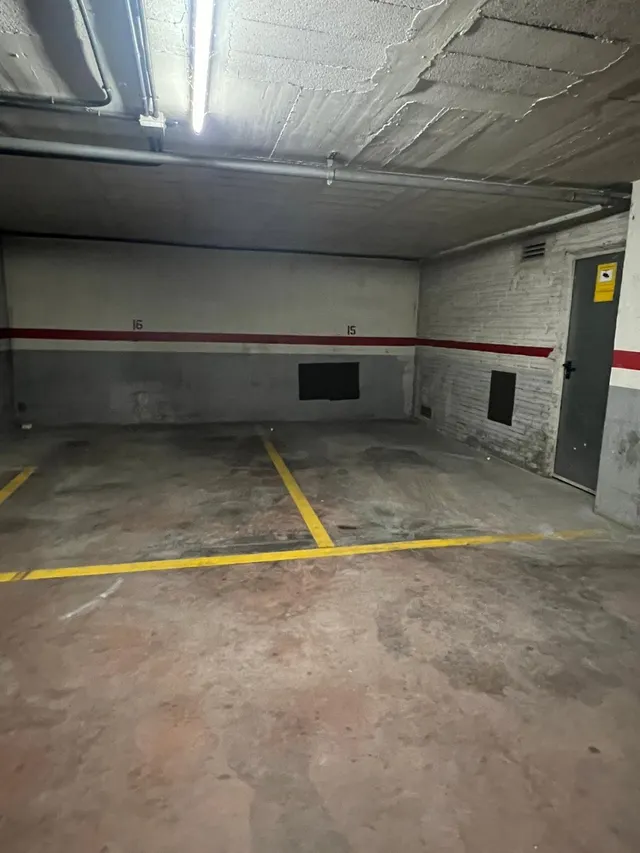 Alquiler  de trastero con plaza de parking — 10