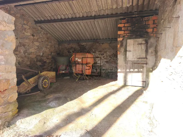 Casa de piedra para reformar en Meirás, Valdoviño. - foto 2