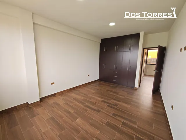 $us.- 129.500 Amplia casa nueva a estrenar, con 4 dormitorios, próximo a 4 esquinas. — 50