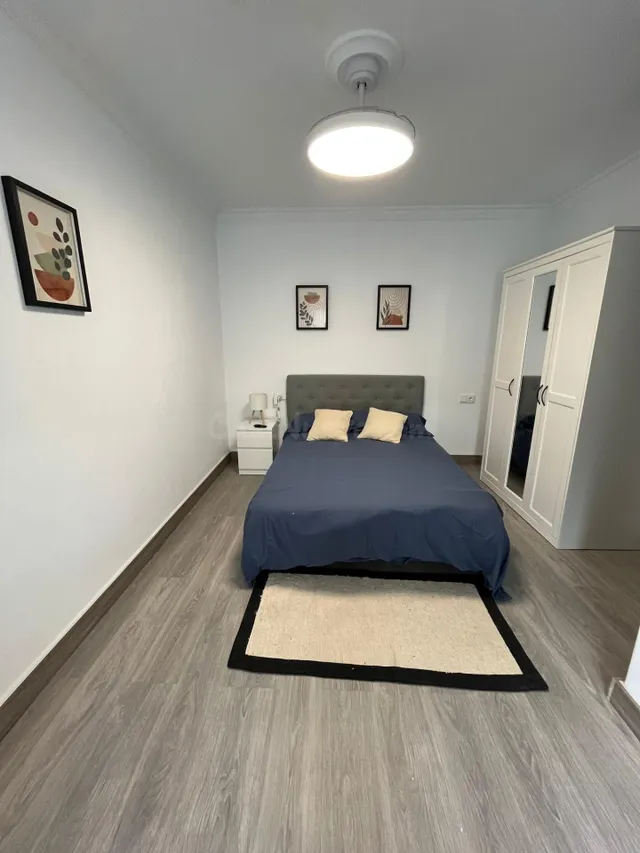 Amplia Habitación Reformada en Ourense - Zona O Vinteún -